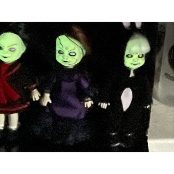 2001 Living Dead Dolls Mini Hong Kong Club Toy2R  LE 999 Glow in dark Eyes - Picture 1 of 9